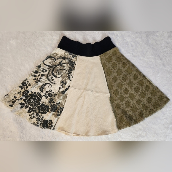 Handmade Girls Panel Skirt - Picture 3 of 11